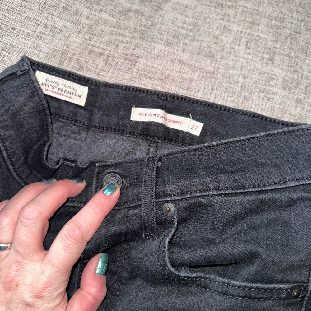 Levi’s Mile High Super Skinny black high waisted jeans
